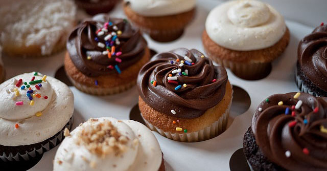 cupcakes-1285951_640
